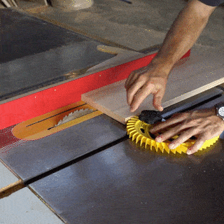 Woodworking sliding block with safety guide