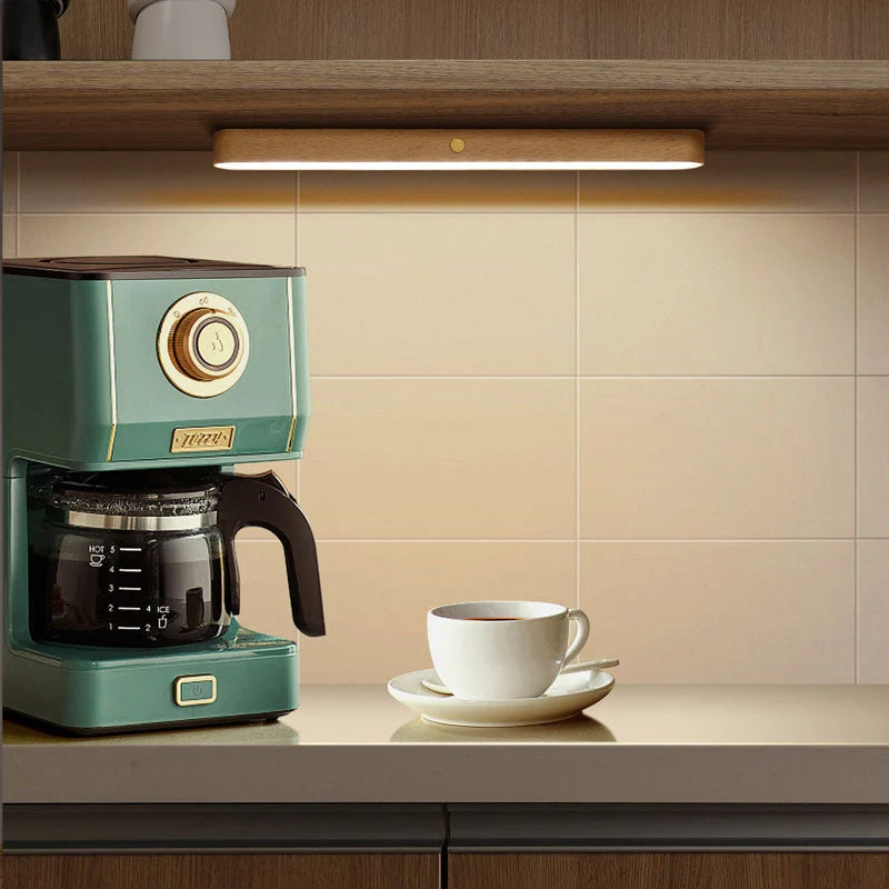 Lumisurge™ — Freedom and stylish lighting without drilling or tangled cables