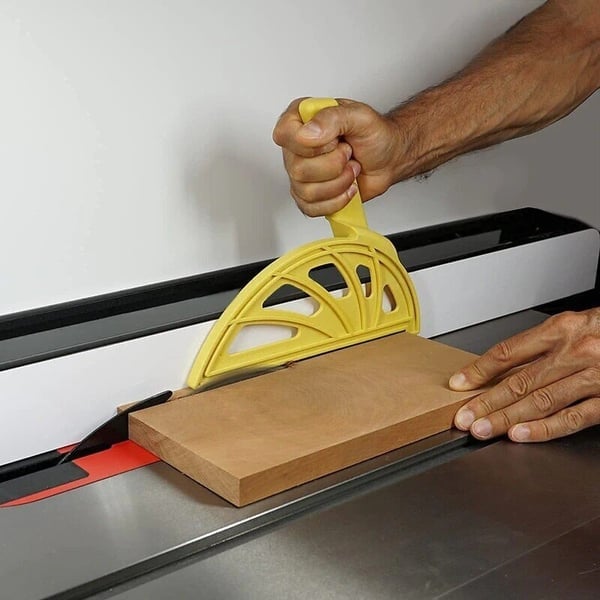 Woodworking sliding block with safety guide